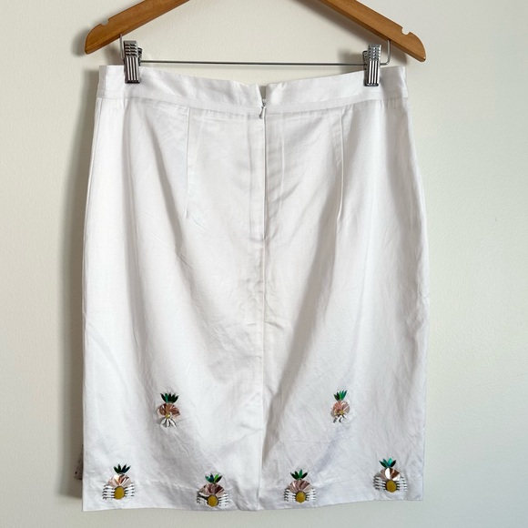 Banana Republic Satiny White Rhinestone Pineapple Embellishment Pencil Skirt - Picture 5 of 8